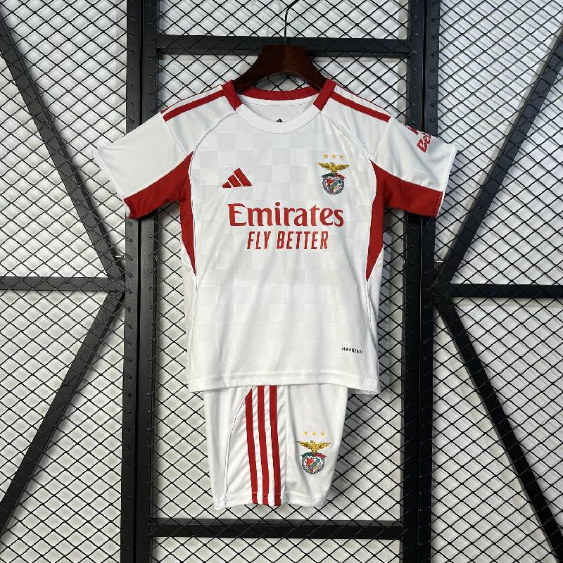 25/26niños Benfica tercero Tamaño del juego de visitante: 16-28