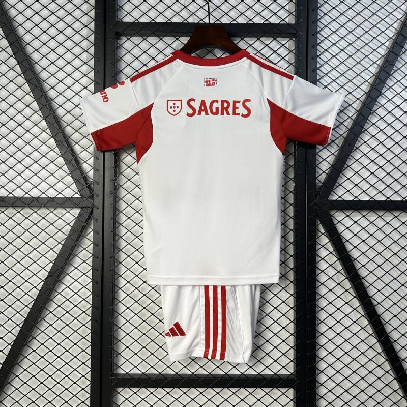 25/26niños Benfica tercero Tamaño del juego de visitante: 16-28