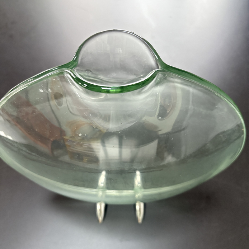 Zhongtai de acero inoxidable forma de boca de pescado curvado redondo alto-Jarrón de transparencia con base de metal de 23 cm para arreglos florales