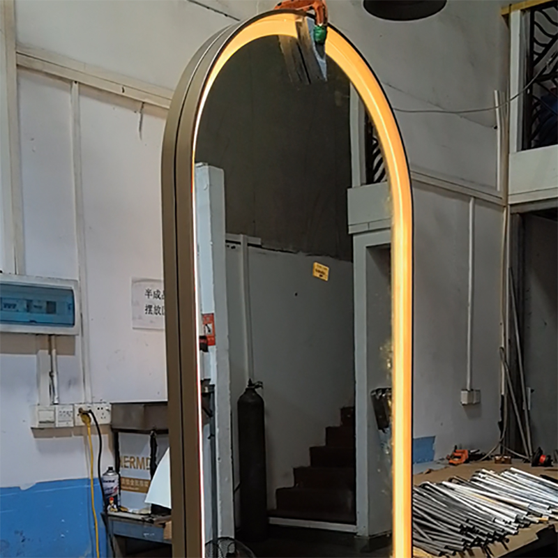 Lámpara integrada de acero inoxidable Zotye y espejo inteligente de acero inoxidable electrochado personalizable